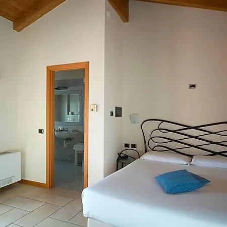 Hotel Villa Colico 3*