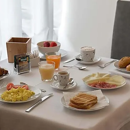 Hotel Villa Colico فندق كوليكو