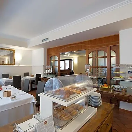 فندق Hotel Villa Colico