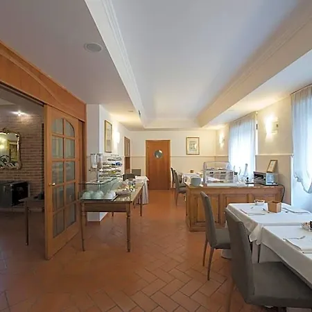 Hotel Villa Colico 3*