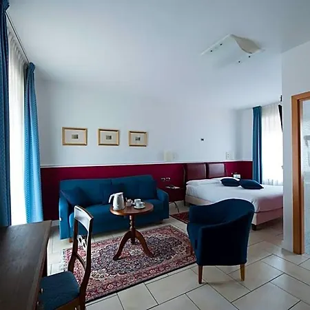 فندق Hotel Villa Colico كوليكو