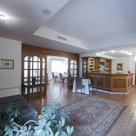 Hotel Villa Colico 3*