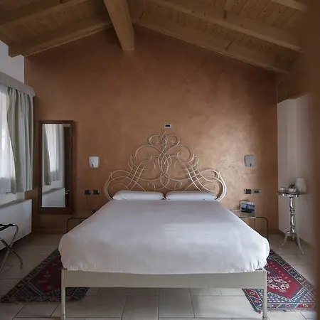 فندق Hotel Villa Colico