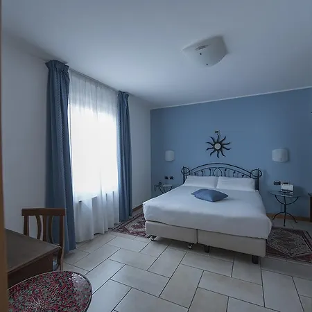 فندق Hotel Villa Colico