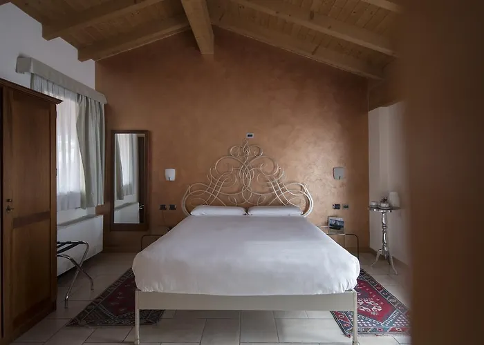 Szálloda Hotel Villa Colico