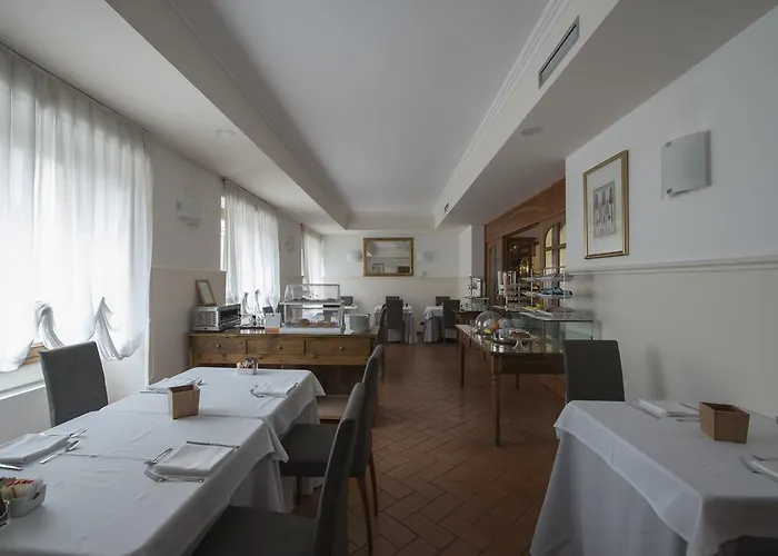 Szálloda Hotel Villa Colico 3*