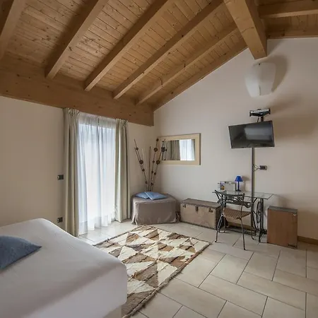 Hotel Villa Colico Hotel 3*