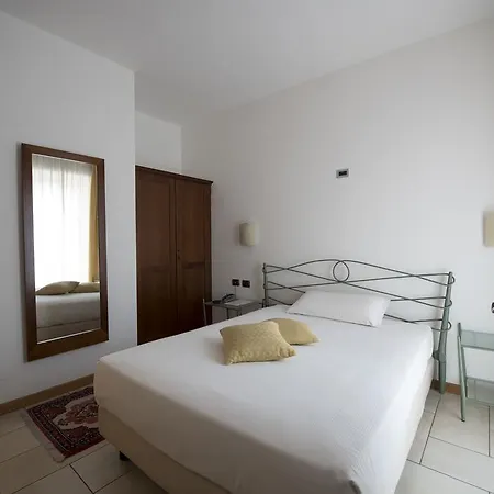 Otel Hotel Villa Colico 3*