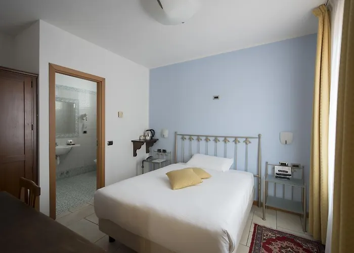 Отель Hotel Villa Colico 3*