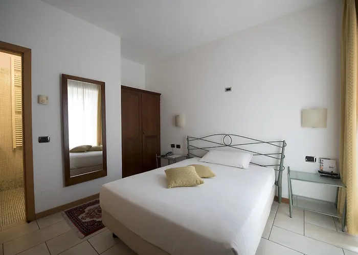 Отель Hotel Villa Colico 3*