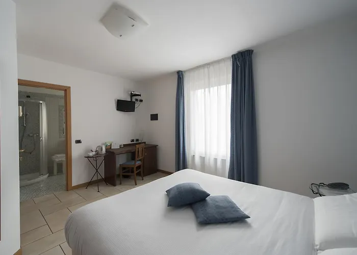 Отель Hotel Villa Colico Колико